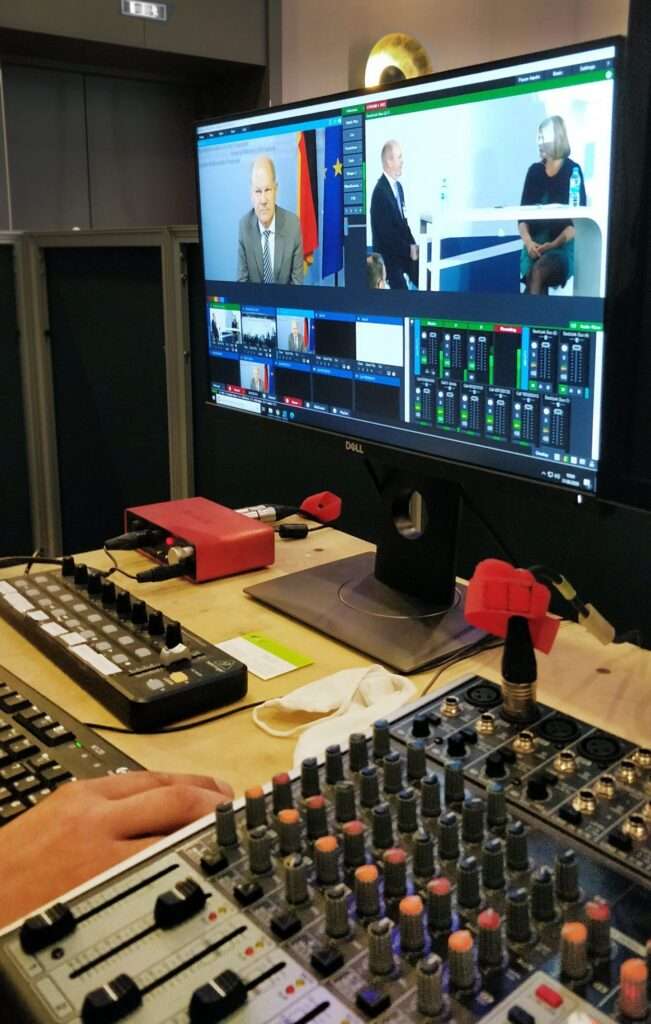 Bundesfinanzminister Olaf Scholz live aus Berlin als Referent zugeschaltet